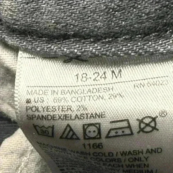 Old Navy Black Wash Skinny Jeans- size 18-24 months - Picture 4 of 4